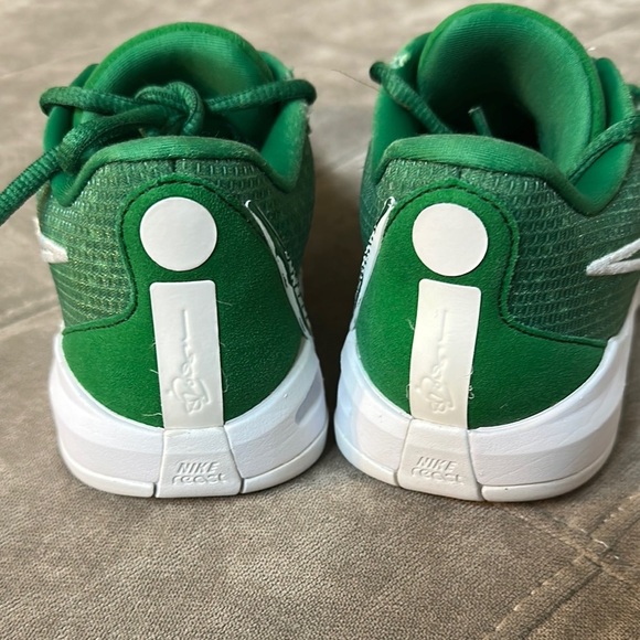 Nike Men's Green Athletic Shoes - Picture 3 of 10